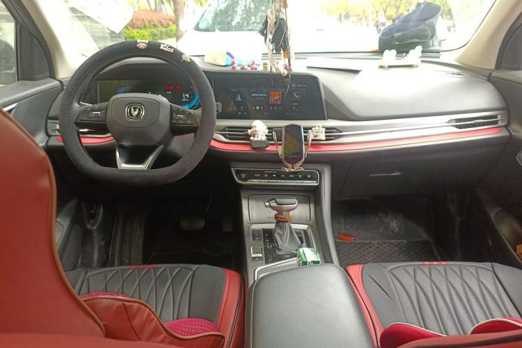 Used CHANGAN CS55PLUS 2021 Blue Whale Edition 1.5T DCT Prestige Model Center Console