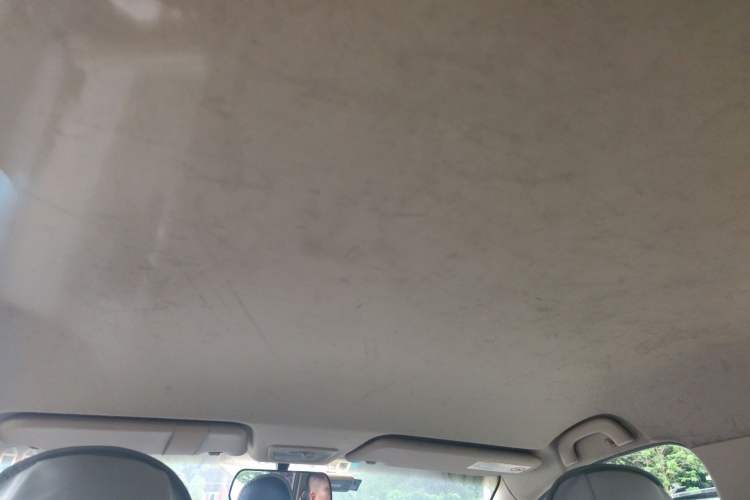 Used Baojun 730 2014 1.5L manual standard trim 7 seats Headliner