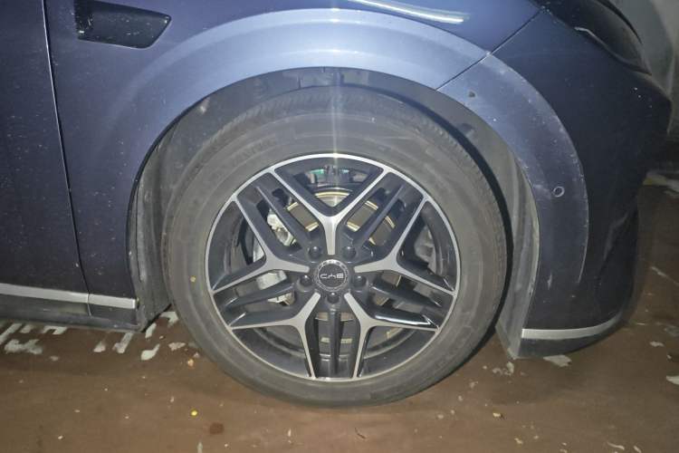 Used BYD Seal 06 New Energy 2025 EV 545KM Flagship Edition Right Front Wheel Hub