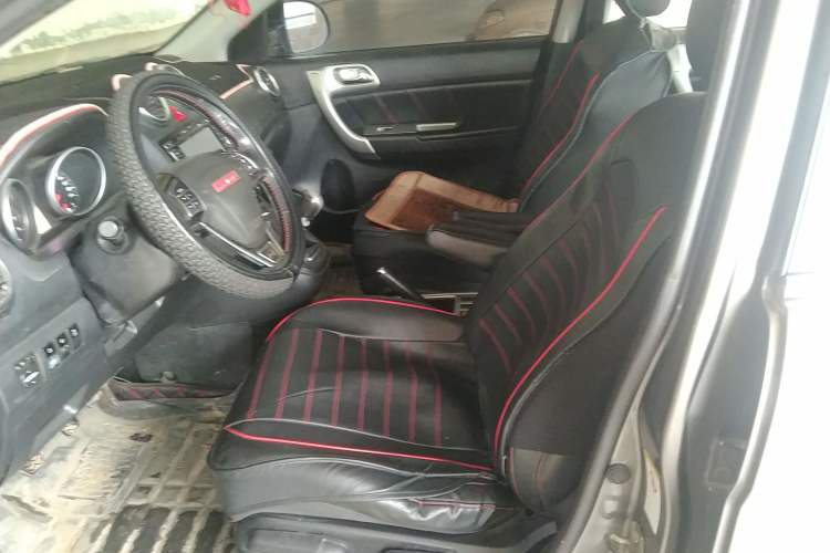 Used Haval H6 2013 Upgraded Model 1.5T Manual Two-Wheel Drive Elite Version Left Front Seat