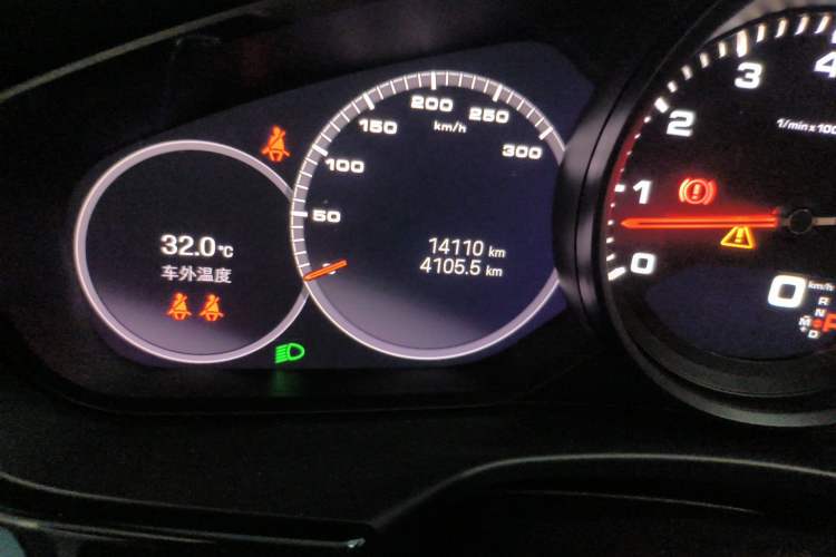 Used Porsche Panamera 2022 Panamera 4 Executive Long Wheelbase 2.9T Odometer Close Up