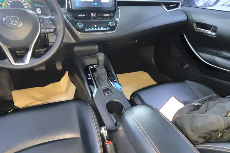 Used Toyota Corolla 2021 Dual-Motor 1.8L E-CVT Elite Edition
