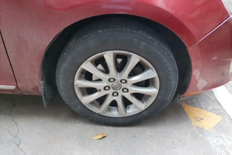 Used Buick GT 2014 XT 1.6L Automatic Fashion Edition Right Front Wheel Hub