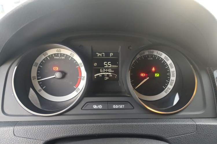 Used Skoda Rapid Spaceback 2018 1.6L Automatic Sport Edition Instrument Cluster