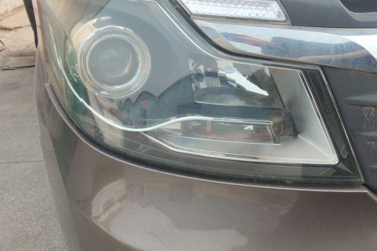 Used CHANGAN KAICHENG Ruixing M90 2016 2.0L Comfort Edition 4G94S Right Front Headlight