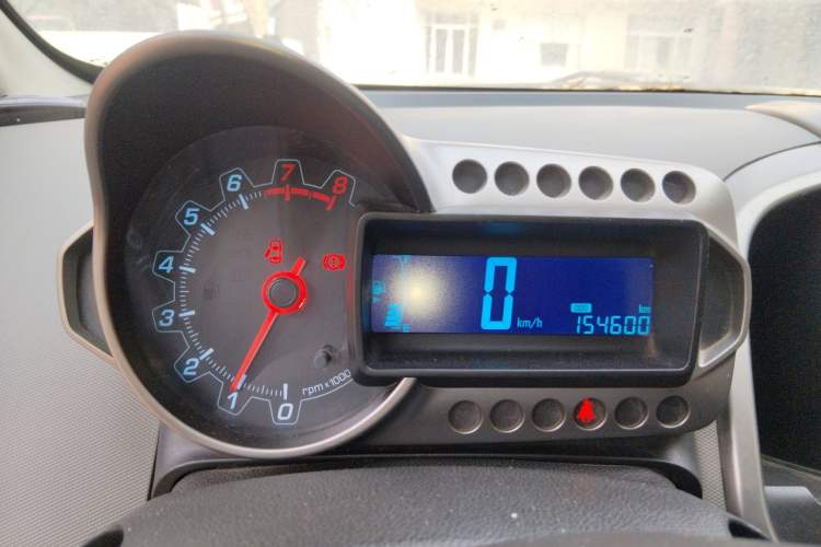 Used Chevrolet Aveo Sonic 2011 Sedan 1.4L Manual Transmission SE