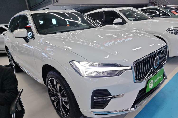 Used Volvo XC60 New Energy 2023 T8 Plug-in Hybrid Long-Range All-Wheel Drive Intelligent Luxury and Enjoyment Edition
