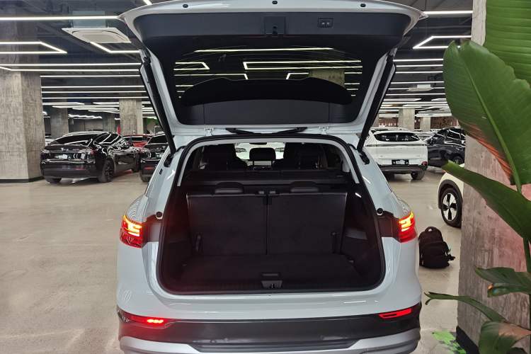 Used Audi Q5 e-tron 2023 40 e-tron Shining Edition Brocade Suit
