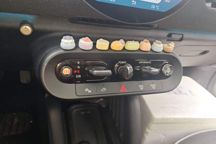 Used MINI Electric COOPER 2024 452km COOPER SE Artist
