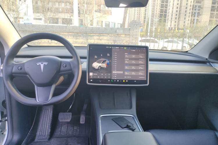 Used Tesla Model Y 2022 Revised Version Rear-Wheel Drive Center Console