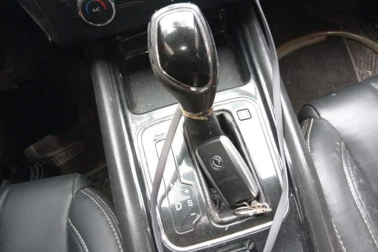 Used Dongfeng Fengon 580 2017 1.5T CVT Luxury Model Gear Lever