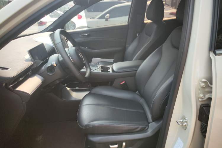 Used Baojun Yunhai 2024 600km Pure Electric Version Left Front Seat