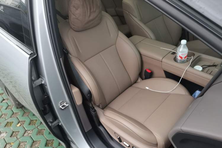 Used Li Auto Li Auto i6 2025 Model Two-Wheel-Drive Standard Type
