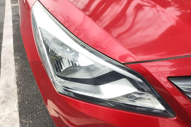 Used Hyundai Verna (older generation) 2014 1.4L Manual Smart GLS Trim
