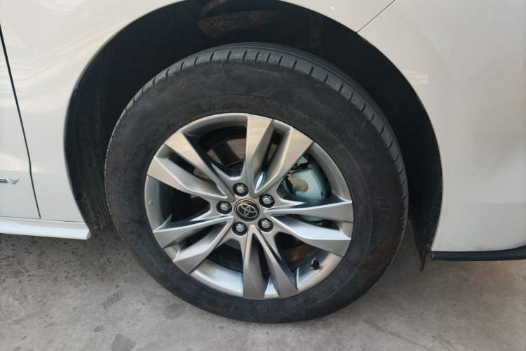 Used Toyota Sienna 2024 2.5L Hybrid Comfort Edition