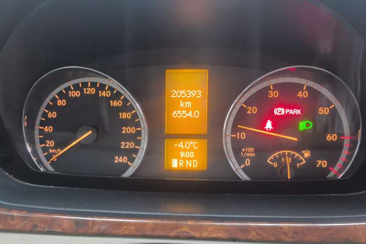 Used Mercedes-Benz Viano 2011 2.5L Prestige Edition