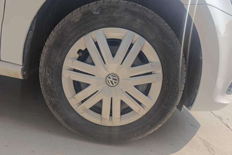 Used Volkswagen Polo 2016 1.4L Automatic Trendy Model Right Front Wheel Hub