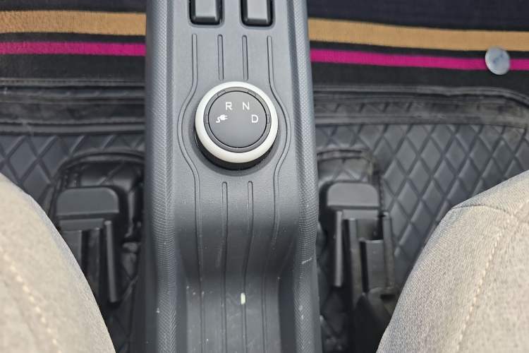 Used Wuling Hongguang MINIEV 2022 Macaron Premium Model – Lithium Iron Phosphate