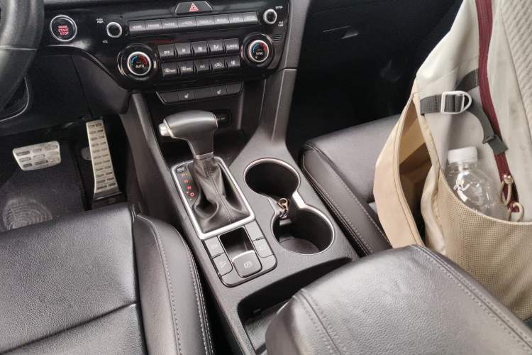 Used Kia KX5 2017 1.6T Automatic Two-Wheel Drive 15th Anniversary Special Edition DLX