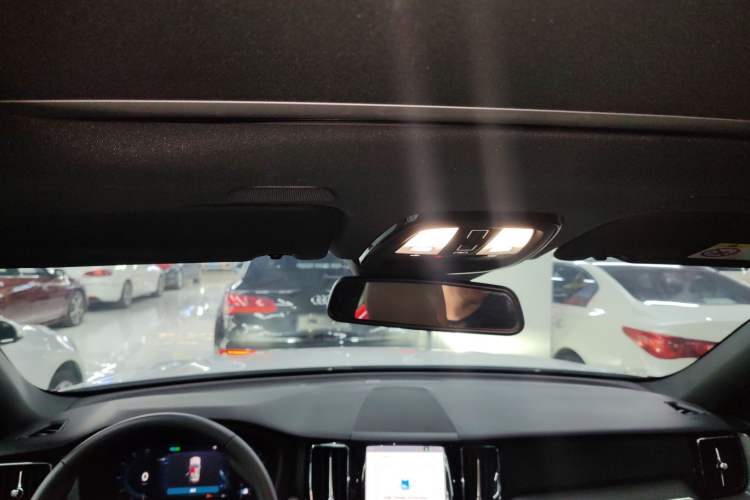 Used Volvo XC60 2025 B5 4x4 Smart Luxury Edition Headliner