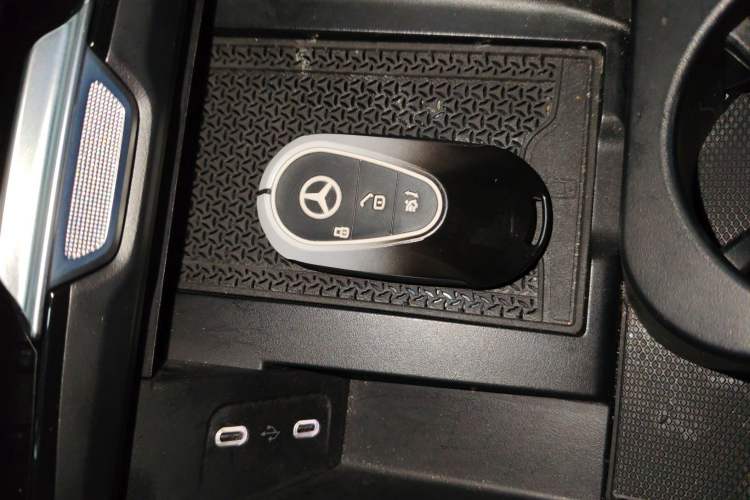 Used Mercedes-Benz EQE SUV 2024 500 4MATIC Luxury Edition Vehicle Key