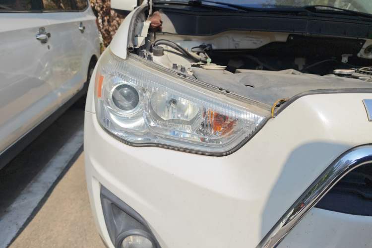 Used Mitsubishi ASX 2013 1.6L Manual Two-Wheel Drive Standard Edition
