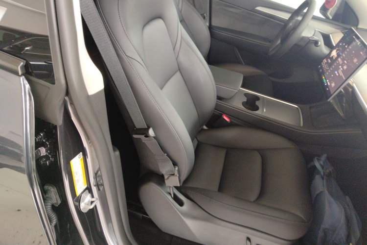 Used Tesla Model Y 2024 Long-Range All-Wheel-Drive Version
