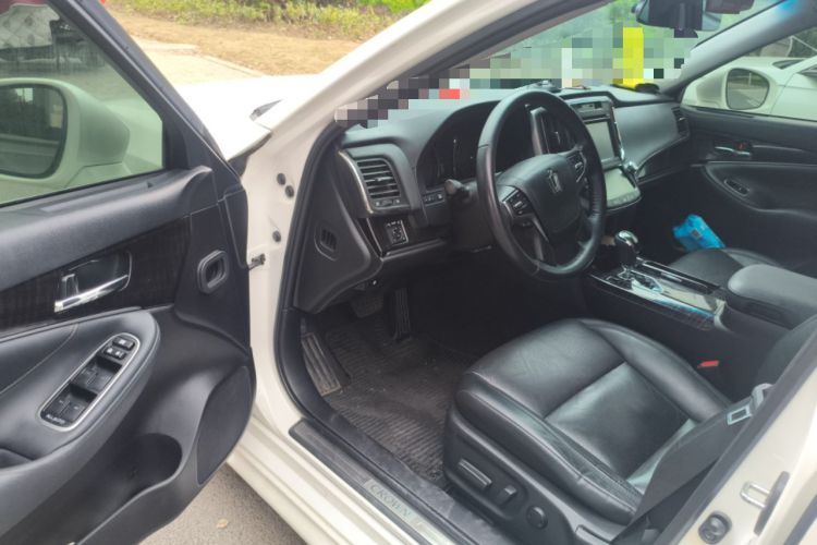 Used Toyota Crown 2015 2.0T Fashion Edition Driver Seat