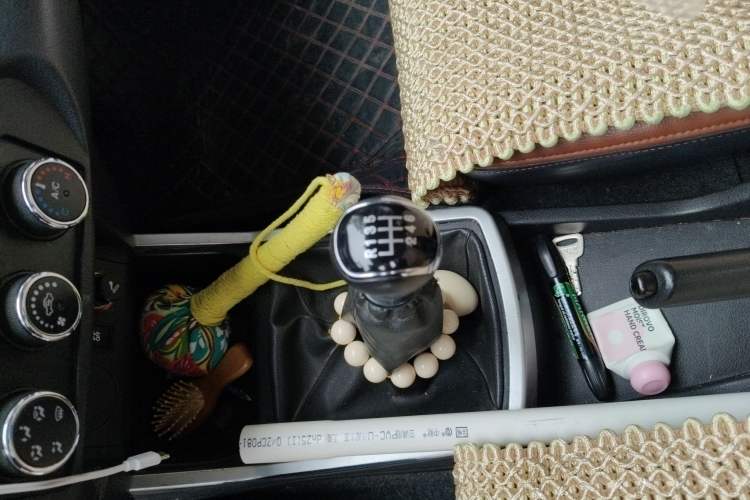 Used Dongfeng Ruichi 2018 2.5T Diesel Two-Wheel Drive Luxury Version ZD25T5
