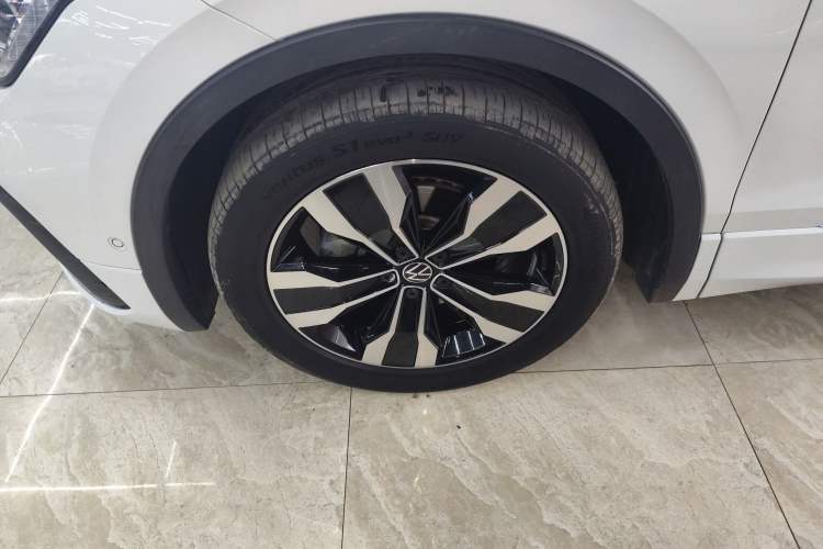 Used Volkswagen Tiguan L 2023 330TSI Automatic Two-Wheel Drive R-Line Enjoyment Edition