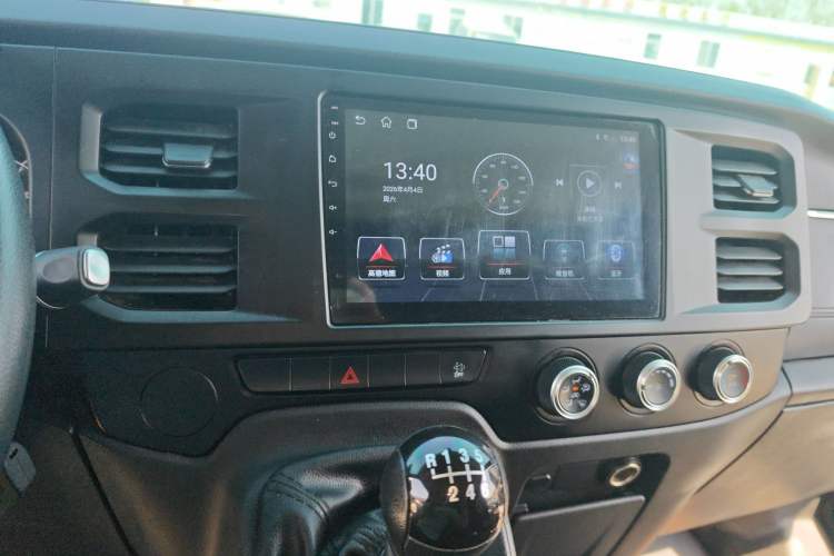 Used JMC Fushun 2022 2.0T Manual Van with Long Wheelbase Mid-Height Roof and 3 Seats
