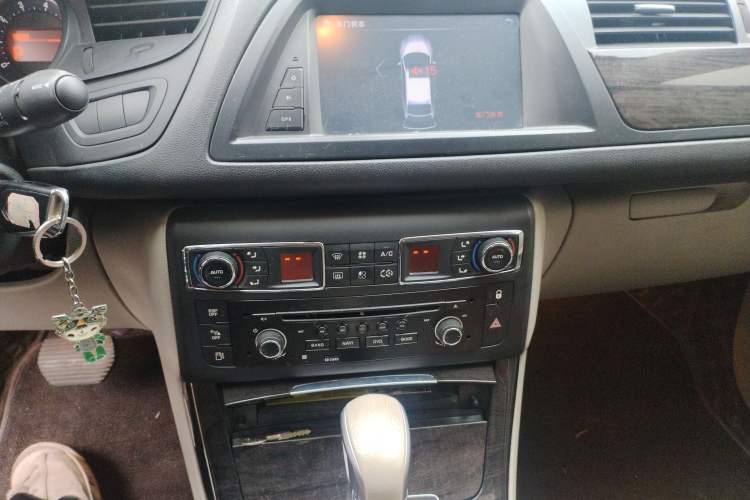 Used Citroen C5 2013 2.0L Automatic Luxury Model Audio And AC Panel
