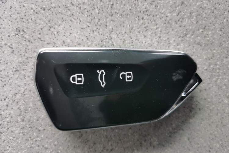 Used Volkswagen Passat 2025 Pro 380TSI Dragon Supreme Edition Interior 1