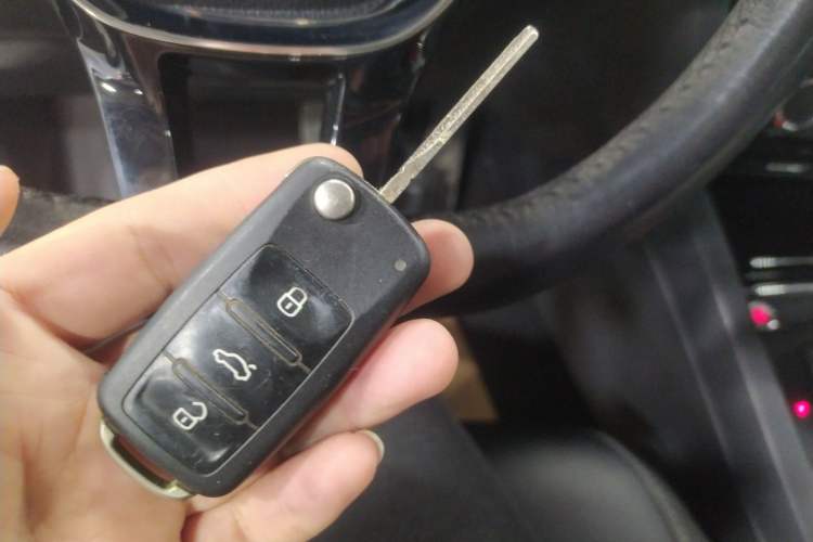 Used Volkswagen Sagitar 2017 230TSI Automatic Comfort Version
