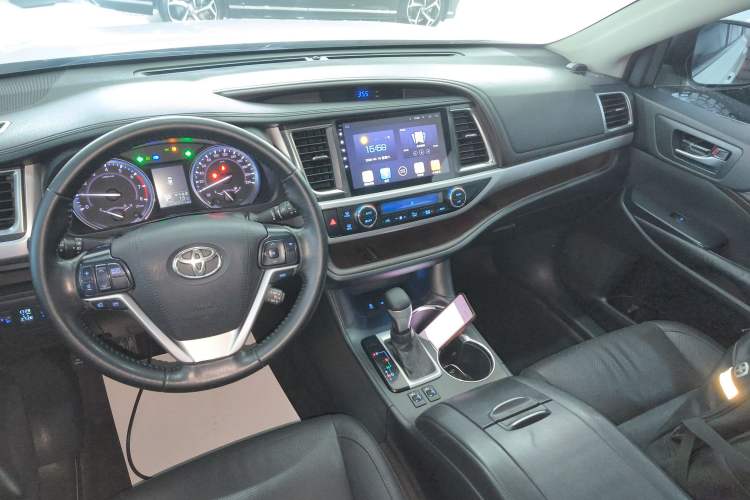 Used Toyota Highlander 2015 2.0T Four-Wheel Drive Luxury Edition 7-Seater