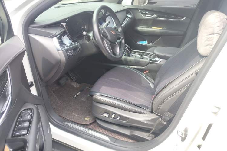 Used Cadillac XT5 2020 Revised Version 28T Luxury Edition Left Front Seat