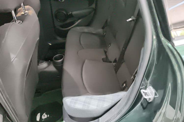 Used MINI 2018 1.5T COOPER Classic Edition Five-Door Version Left Rear Seat