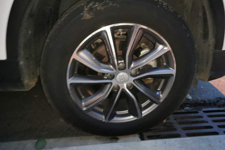 Used Geely Auto Emgrand X7 Sport 2020 1.8TD Manual Two-Wheel Drive Zhiya Model
