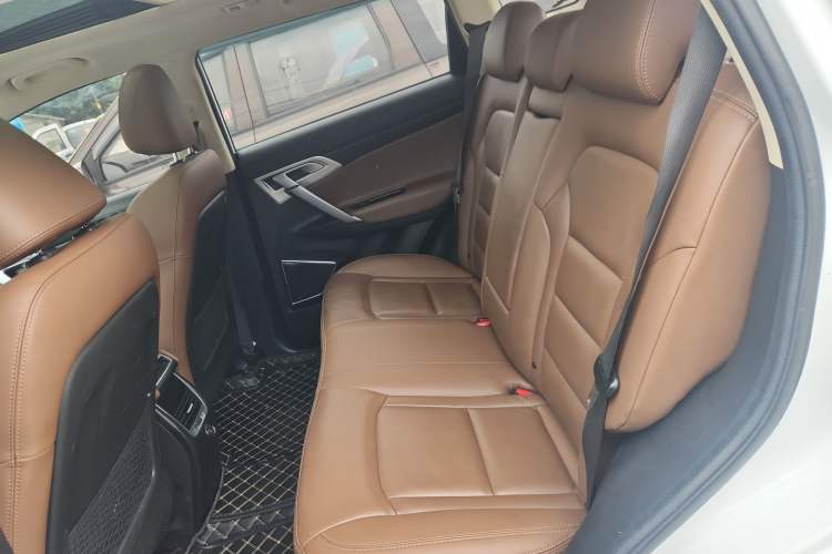 Used Geely Auto Emgrand X7 Sport 2016 1.8TD Automatic ZhiZun Version Left Rear Seat