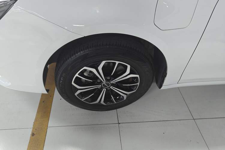 Used Roewe i6 MAX New Energy 2022 EV 500 Grand Touring Edition with Sunroof
