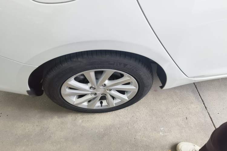 Used Buick Verano 2017 Sedan 15S Automatic Leading Model Exterior 5