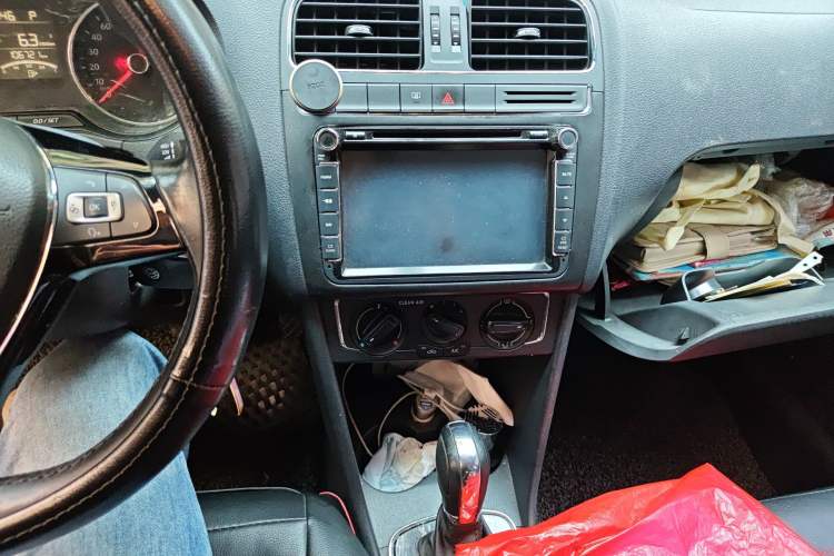 Used Volkswagen Polo 2016 1.6L Automatic Comfort Model