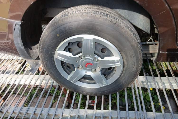 Used Wuling Hongguang 2018 1.5L Classic S Base Model Right Rear Wheel Hub