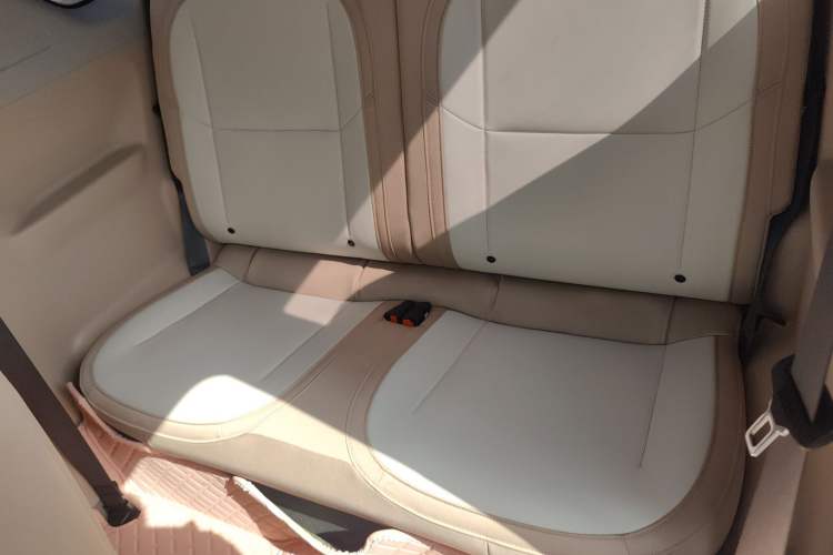 Used Geely Galaxy Panda 2023 Panda Mini 200km Endurance Bear Left Rear Seat