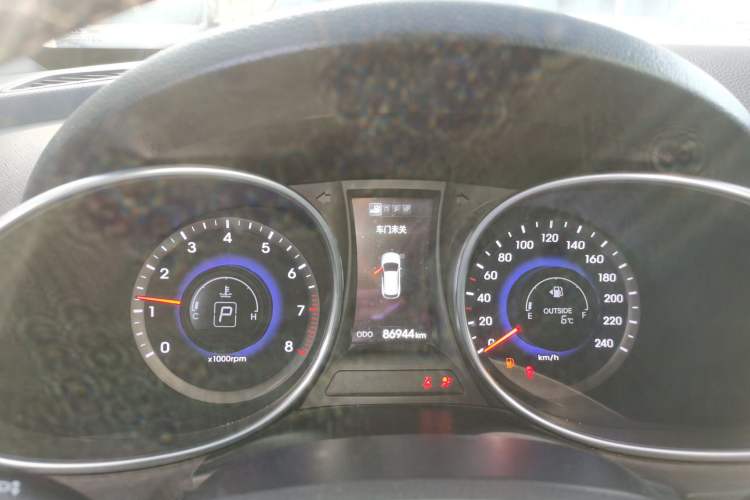 Used Hyundai Santa Fe 2013 2.4L Automatic Two-Wheel Drive Smart Version