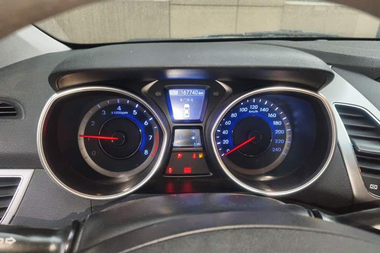 Used Hyundai Elantra (5th Generation / Langdong) 2012 1.6L Manual Leading Model