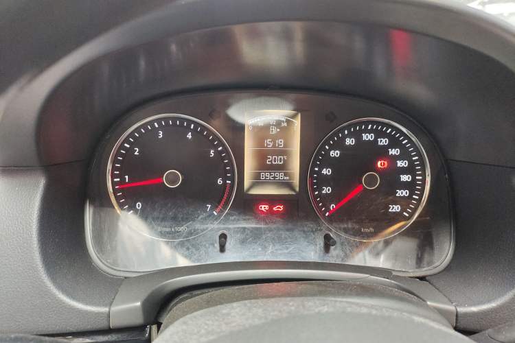 Used Volkswagen Lavida 2011 1.6L Manual - Premium Edition Instrument Cluster