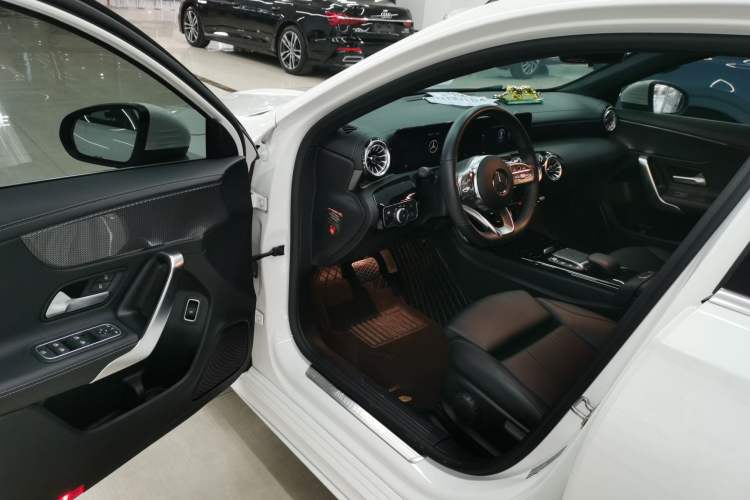 Used Mercedes-Benz A-Class 2022 Second Facelift A 200 L Sport Sedan Fashion Version