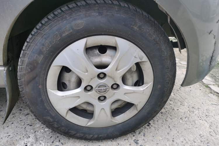 Used Jinbei New Hiace X30L 2021 1.5L Wealth Central Air Conditioning Edition Van China VI Standard SWC15M Right Front Wheel Hub