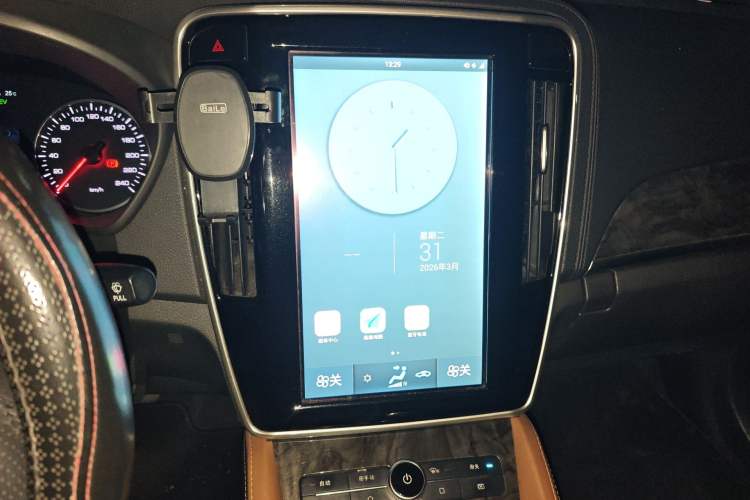 Used BYD Qin New Energy 2017 1.5T Luxury Model Audio And AC Panel